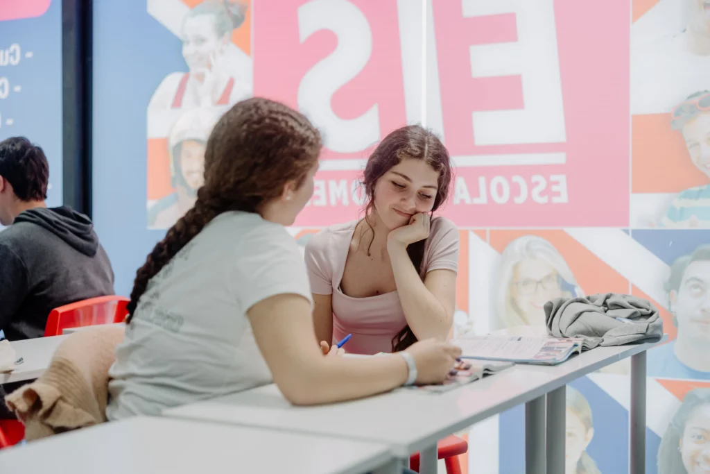 EIS Escola d'Idiomes a Girona EIS Escola d'Idiomes a Girona